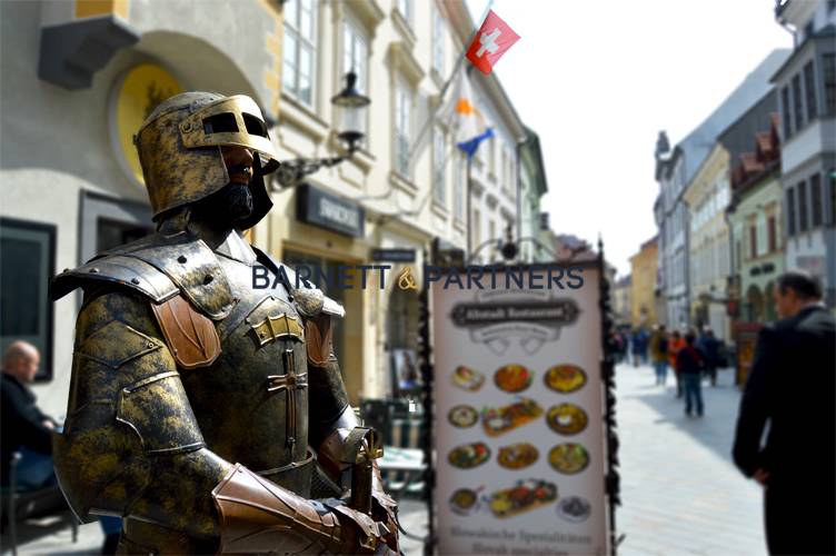 POMPÖSES, HISTORISCHES & MULTIFUNKTIONALES GEBÄUDE IM STADTHERZEN 